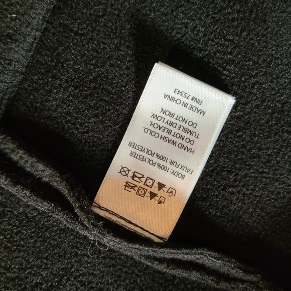 Martha Stewart Vest faux fir trim NWT - Picture 3 of 4